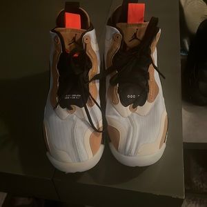 Jordon Aero space 720 men’s size 9.